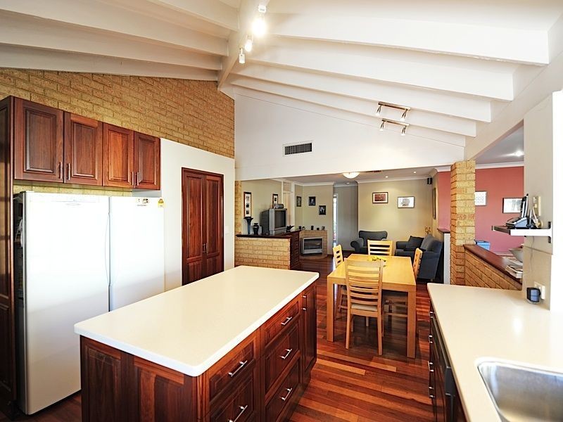 13 Capill Corner, Leeming WA 6149