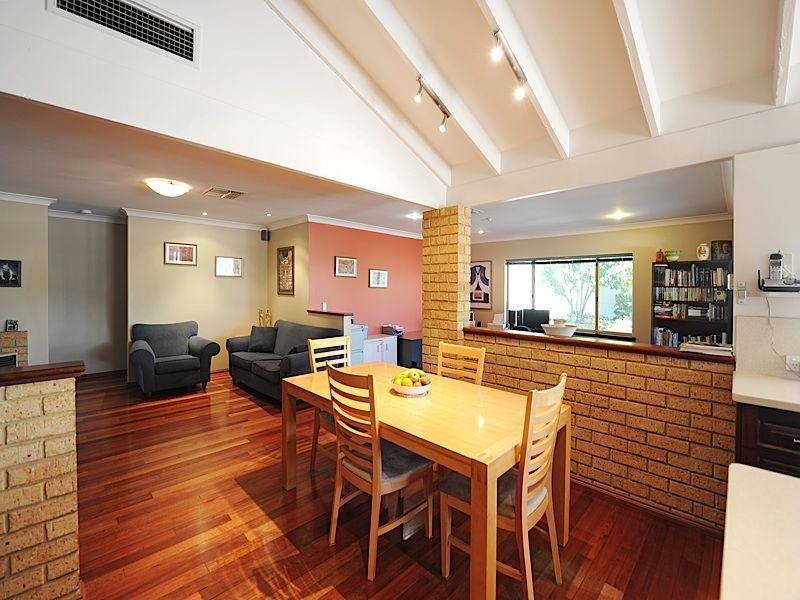 13 Capill Corner, Leeming WA 6149