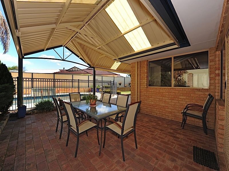 13 Capill Corner, Leeming WA 6149