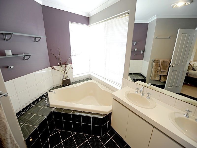 5 Timber Ridge Retreat, Leeming WA 6149