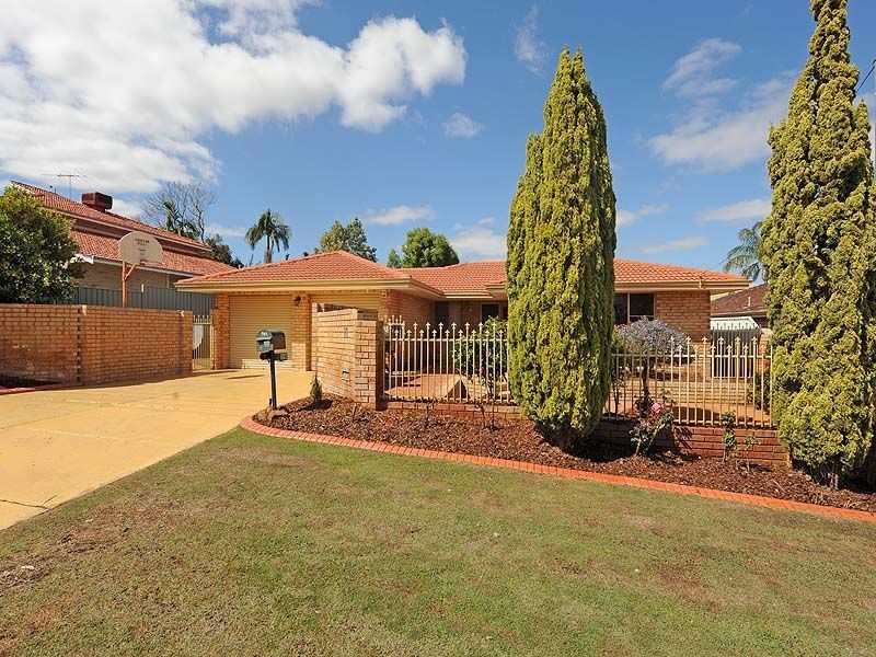 16 GLEDDON ROAD, Bull Creek WA 6149