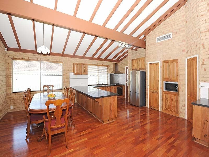 16 GLEDDON ROAD, Bull Creek WA 6149