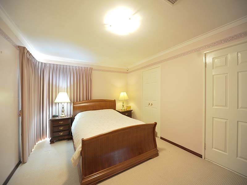 16 GLEDDON ROAD, Bull Creek WA 6149