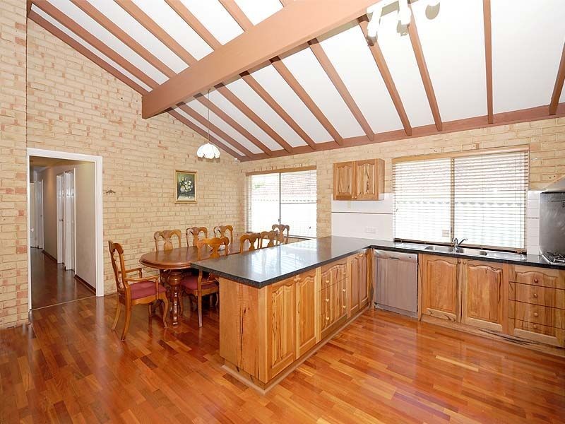 16 GLEDDON ROAD, Bull Creek WA 6149