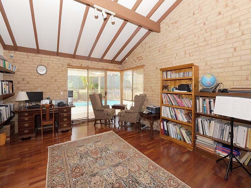 16 GLEDDON ROAD, Bull Creek WA 6149