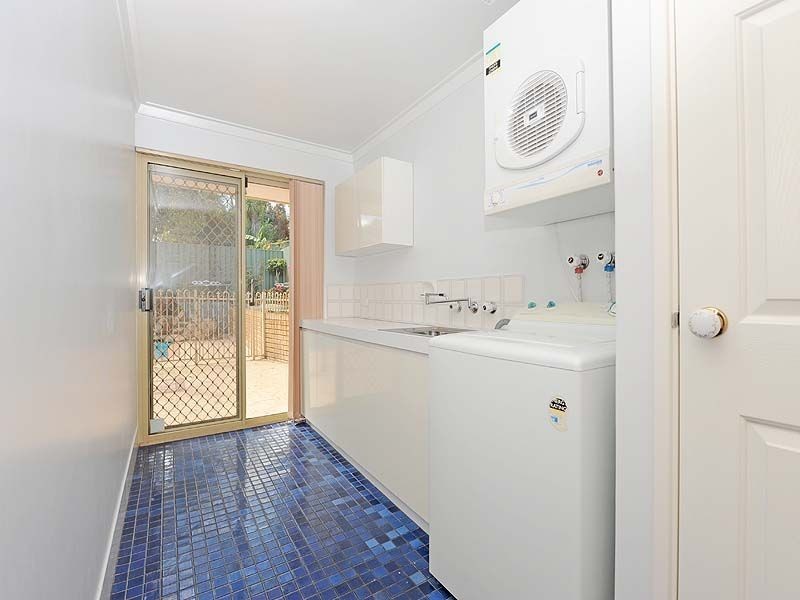 16 GLEDDON ROAD, Bull Creek WA 6149