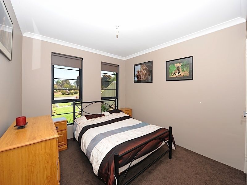 155 Southacre Drive, Canning Vale WA 6155