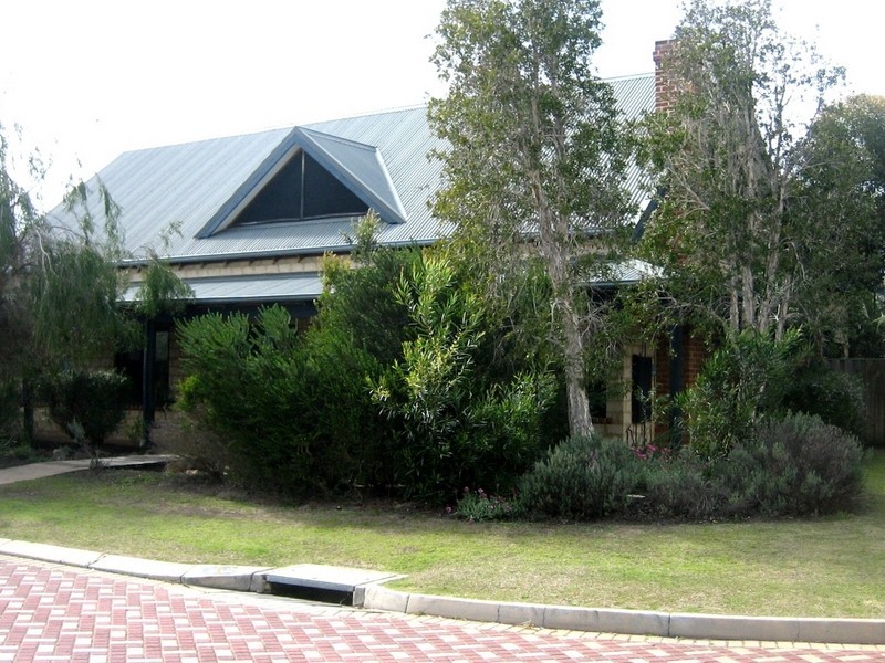 1 Ashridge Turn, Canning Vale WA 6155