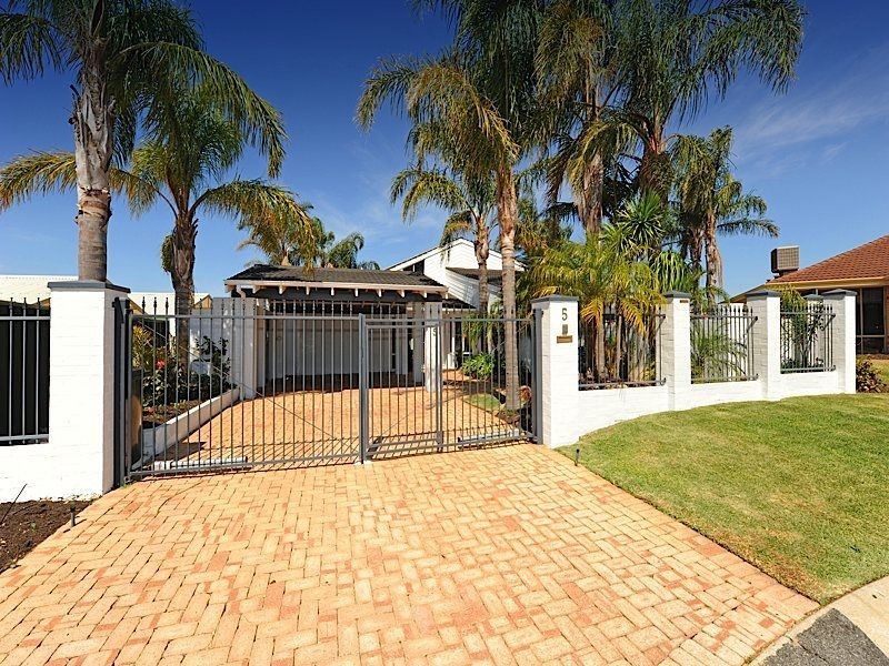 5 Woodlea Crest, Leeming WA 6149