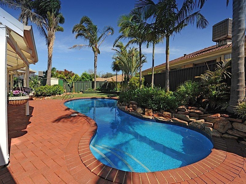 5 Woodlea Crest, Leeming WA 6149