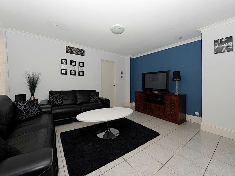 5 Woodlea Crest, Leeming WA 6149