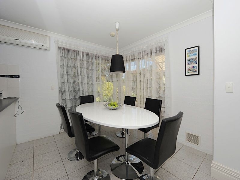 5 Woodlea Crest, Leeming WA 6149