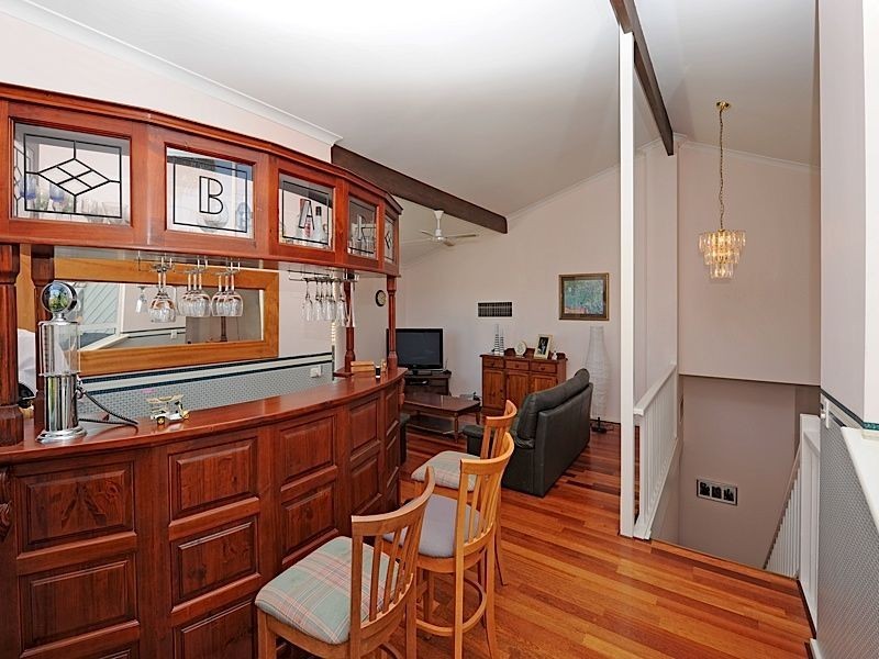 5 Woodlea Crest, Leeming WA 6149