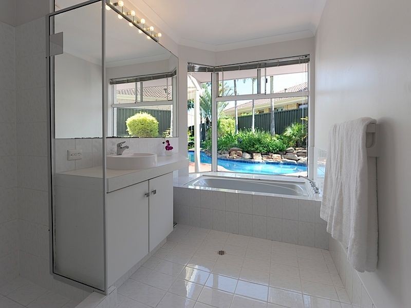 5 Woodlea Crest, Leeming WA 6149