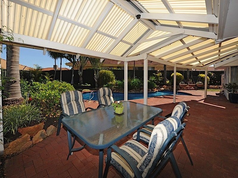 5 Woodlea Crest, Leeming WA 6149