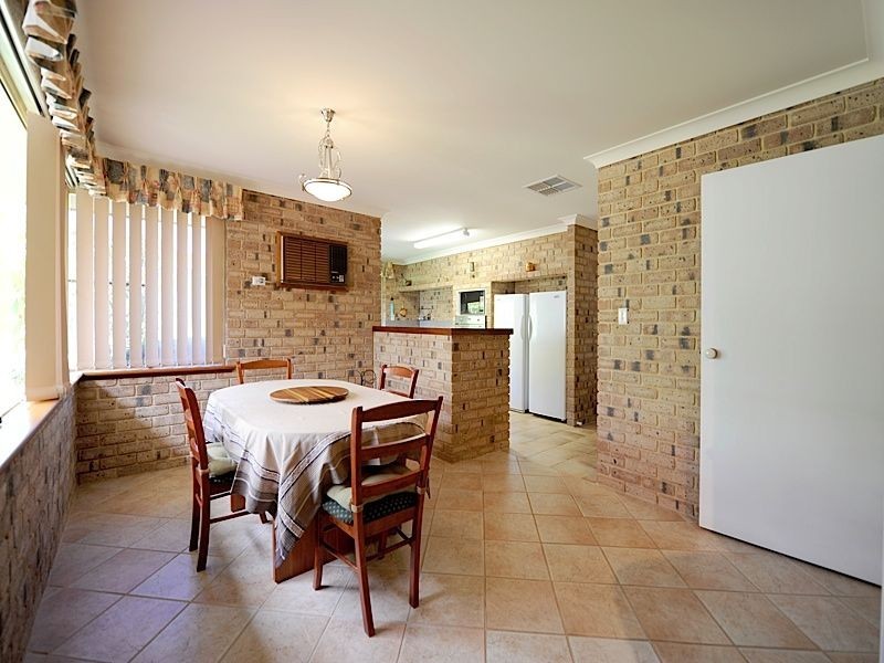 46 Hillock Circle, Leeming WA 6149