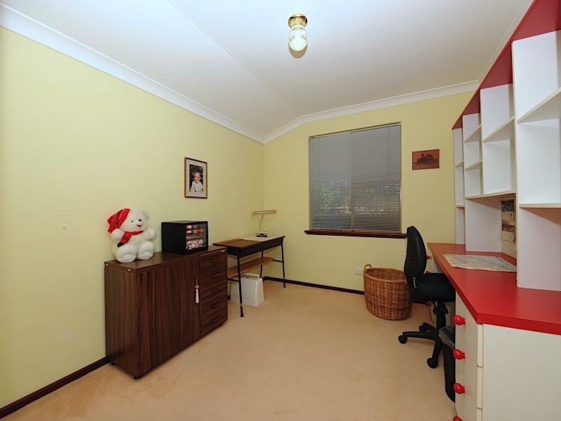 46 Hillock Circle, Leeming WA 6149