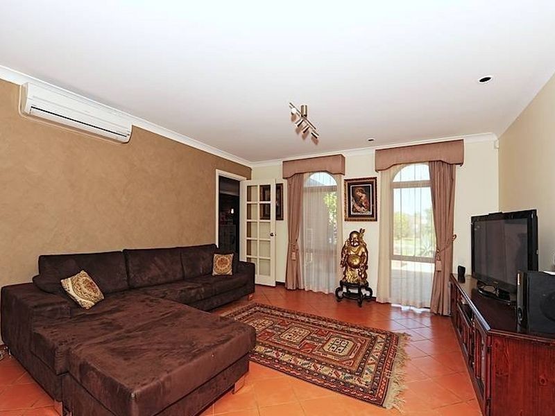 75 Endeavour Avenue, Bull Creek WA 6149