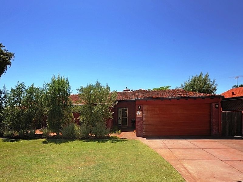 11 Gariver Street, Leeming WA 6149