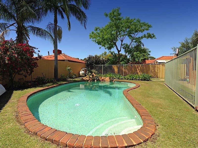 11 Gariver Street, Leeming WA 6149