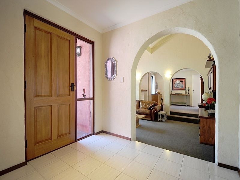 11 Gariver Street, Leeming WA 6149