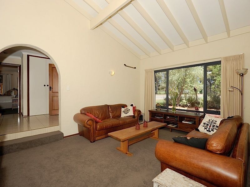 11 Gariver Street, Leeming WA 6149