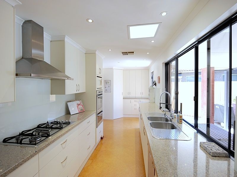 11 Gariver Street, Leeming WA 6149