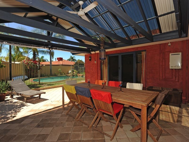 11 Gariver Street, Leeming WA 6149