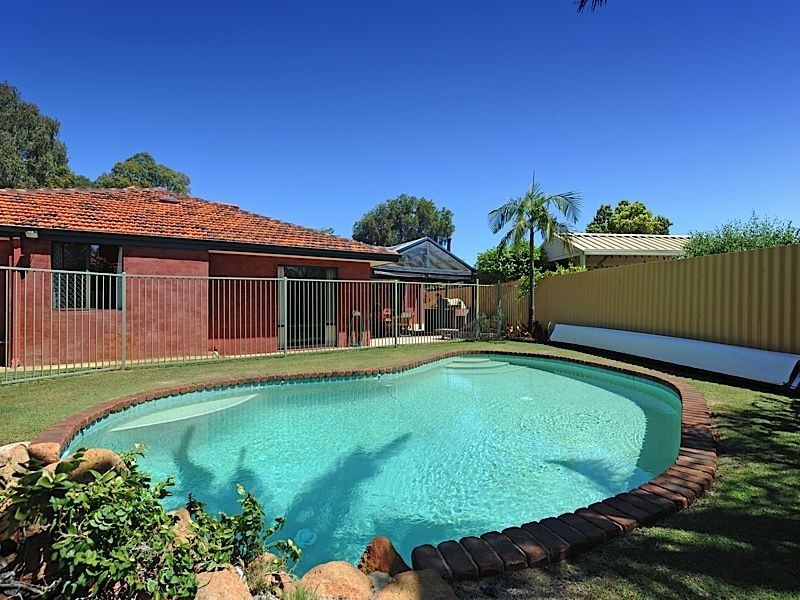11 Gariver Street, Leeming WA 6149