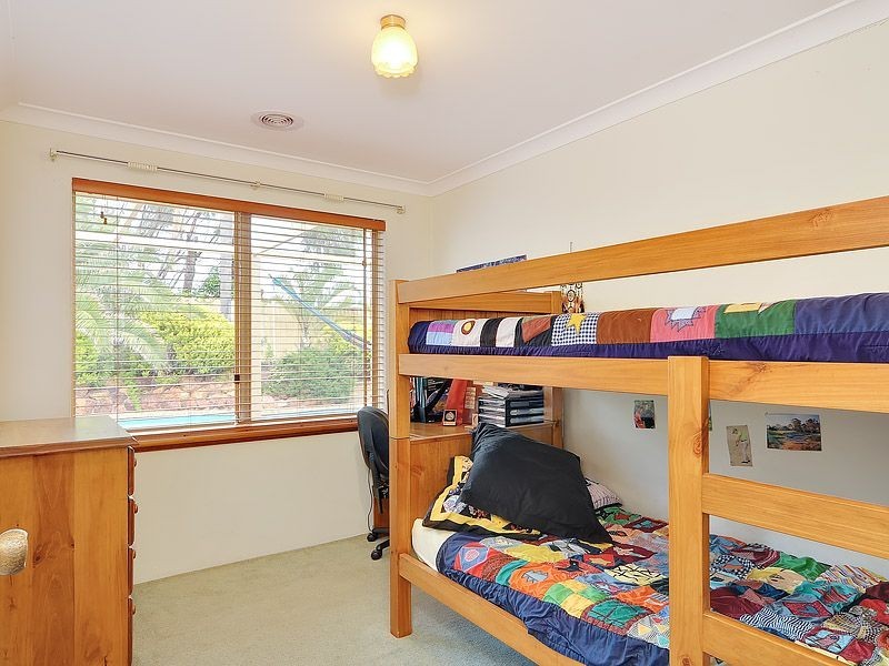 4 Gledhill Way, Leeming WA 6149