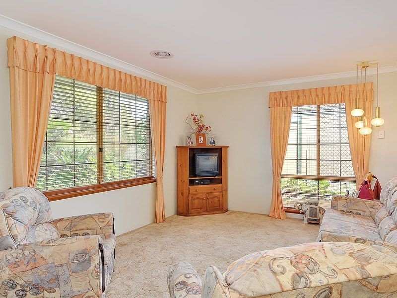 4 Gledhill Way, Leeming WA 6149