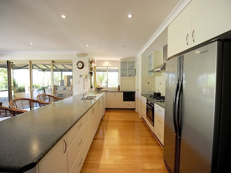 5 Green Croft Gardens, Leeming WA 6149