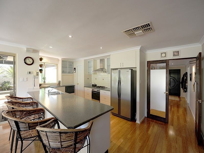 5 Green Croft Gardens, Leeming WA 6149