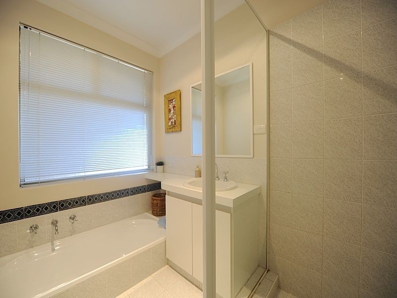 5 Green Croft Gardens, Leeming WA 6149