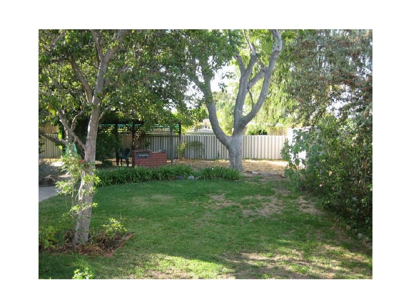 24 Bellairs Road, Kardinya WA 6163