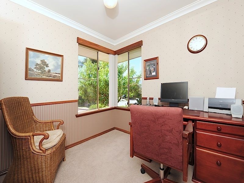 74 Casserly Drive, Leeming WA 6149