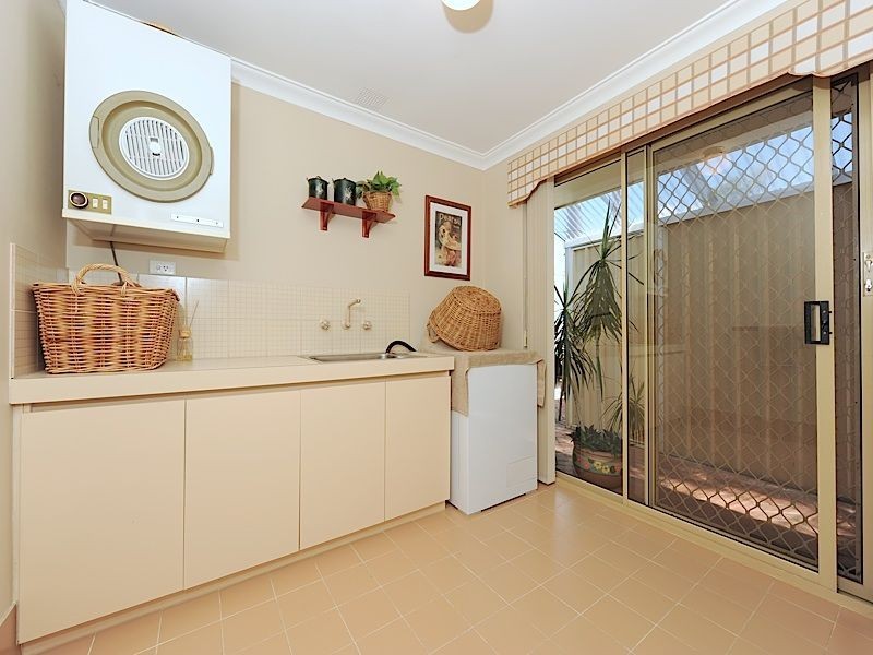 74 Casserly Drive, Leeming WA 6149