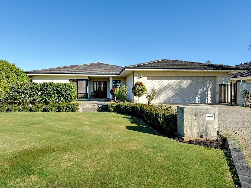 1 Briar Court, Leeming WA 6149