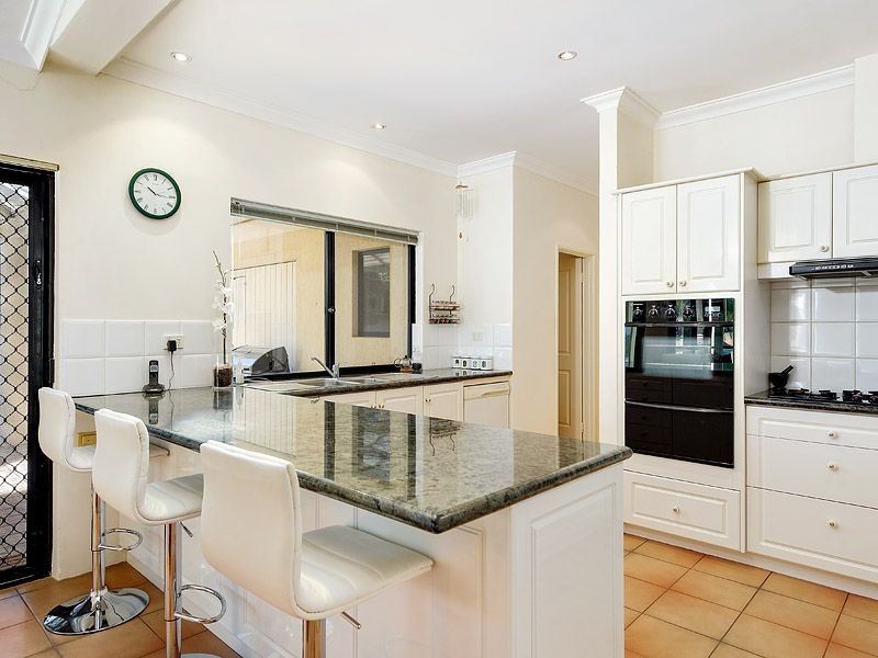 1 Briar Court, Leeming WA 6149