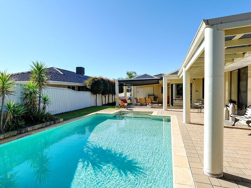 1 Briar Court, Leeming WA 6149