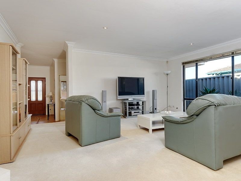 1 Briar Court, Leeming WA 6149