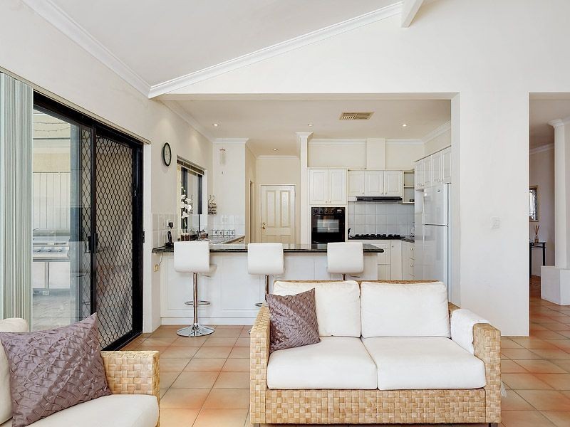 1 Briar Court, Leeming WA 6149