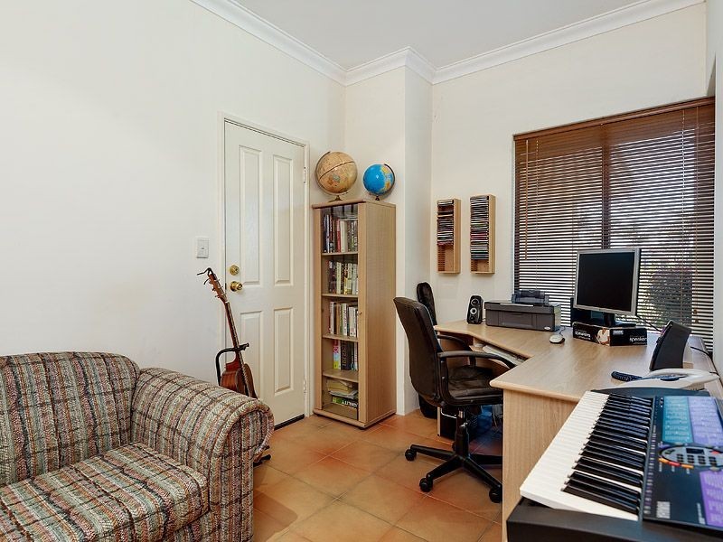 1 Briar Court, Leeming WA 6149