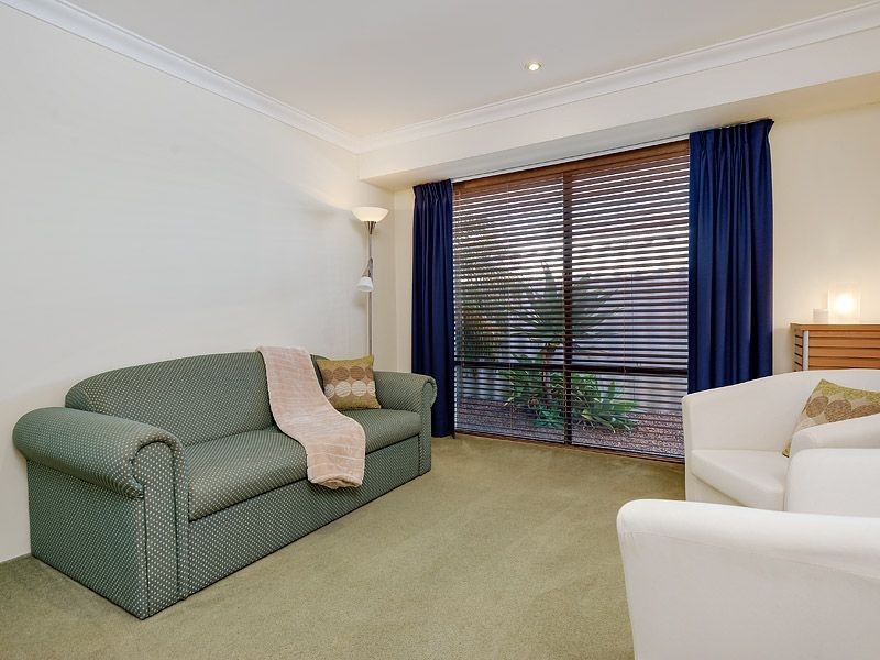 1 Briar Court, Leeming WA 6149