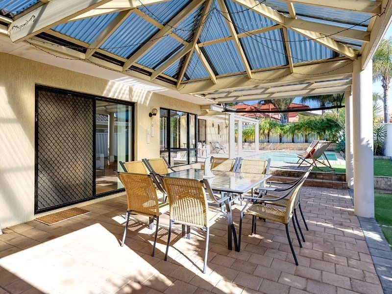 1 Briar Court, Leeming WA 6149