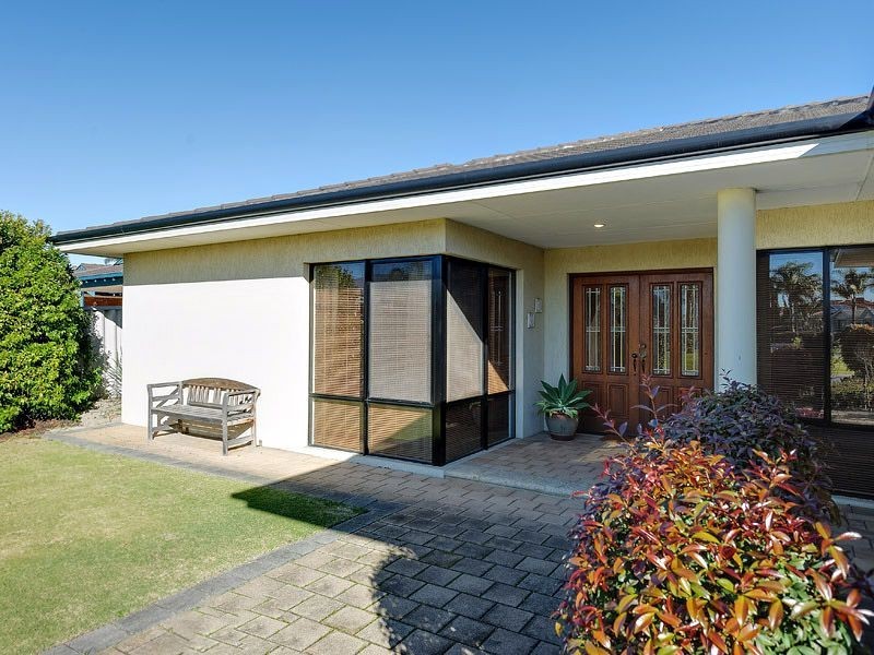 1 Briar Court, Leeming WA 6149