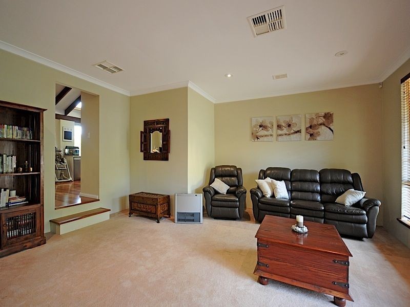 6 Wyss Lane, North Lake WA 6163