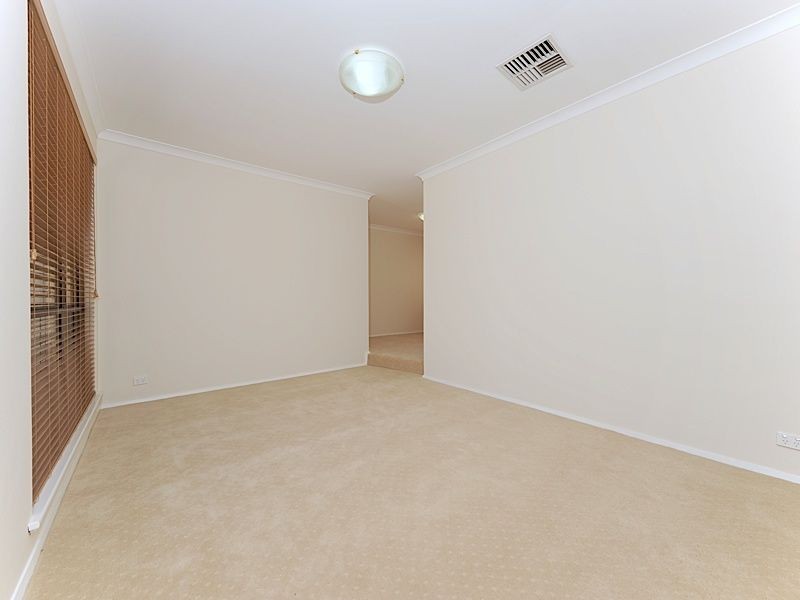 14 Krugger Place, Leeming WA 6149