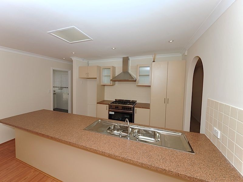 14 Krugger Place, Leeming WA 6149