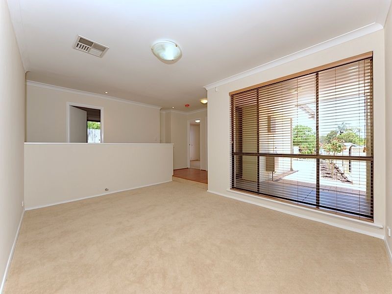 14 Krugger Place, Leeming WA 6149